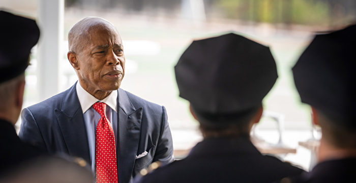 纽约市长削减公共服务预算 市民抗议表达不满