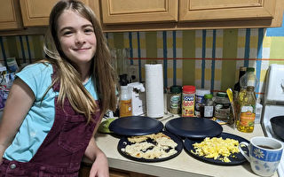 12歲女孩第一次為家人做早餐 母親深感自豪