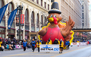 组图：芝加哥感恩节大游行 “感恩是传统”