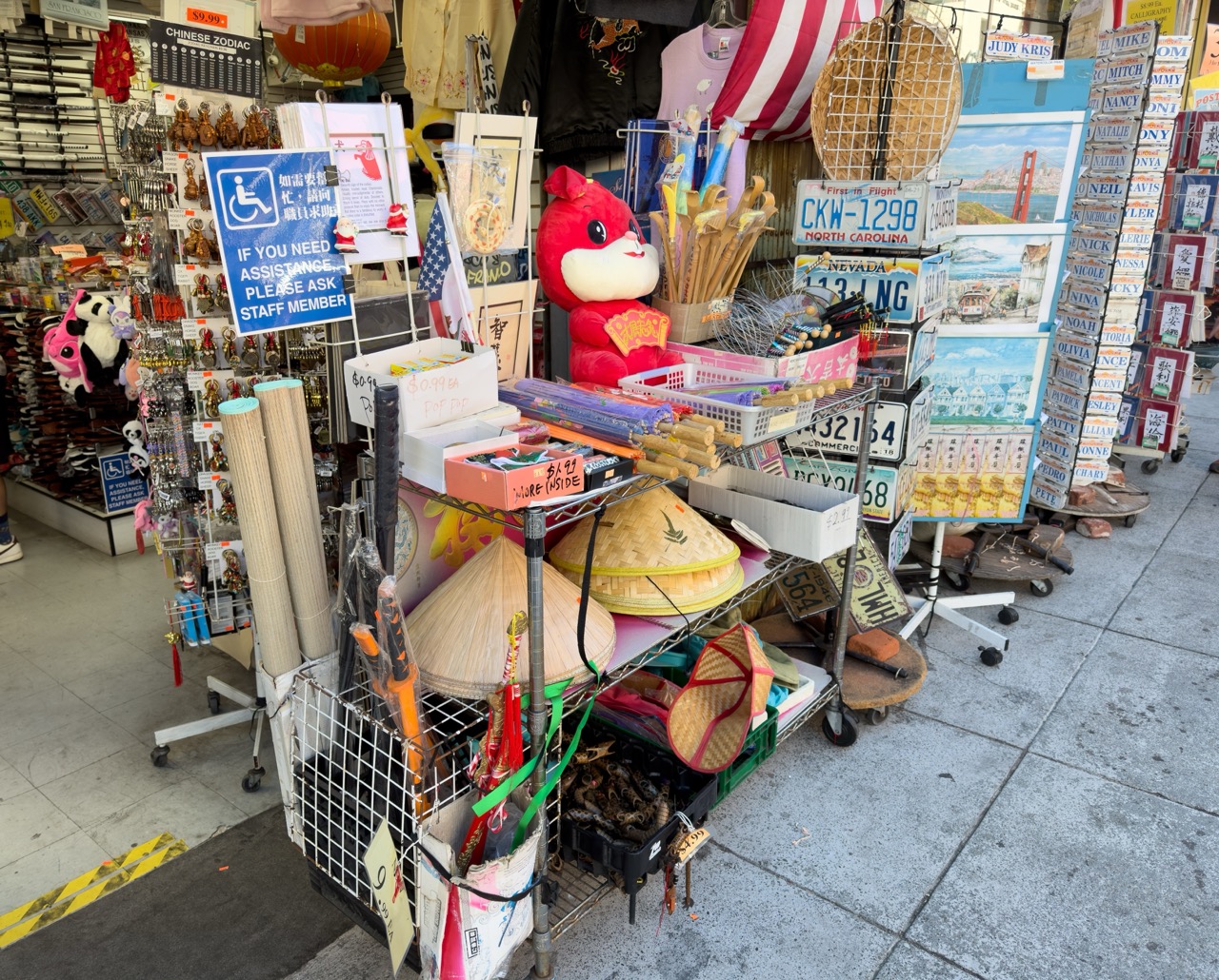 舊金山米慎區禁街頭小販販售商品遭抗議| 大紀元