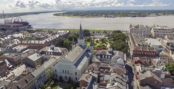 圣路易大教堂：纽奥良的神圣地标| St. Louis Cathedral | 新古典复兴 