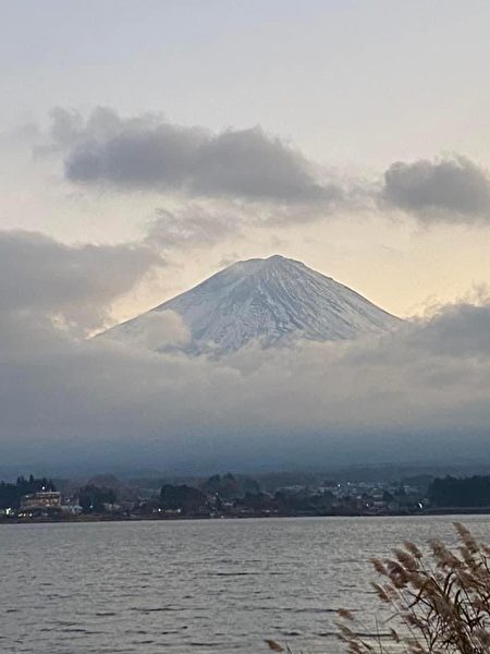 近距离欣赏富士山。