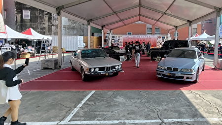 第34屆南臺科大汽機車大展的90年代經典車款展區。