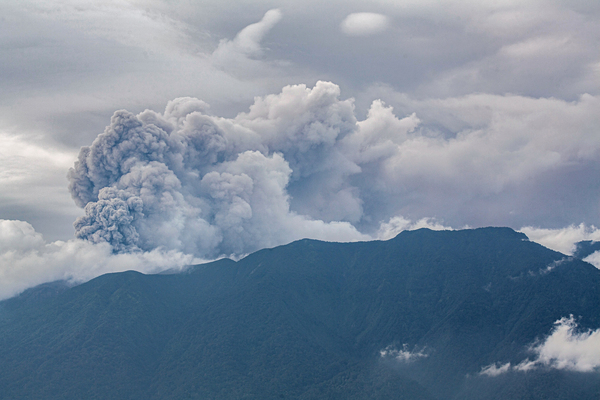 印尼火山大規模爆發 若發生海嘯恐襲擊沖繩