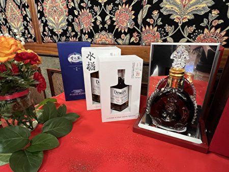 儀式上展示的美酒佳釀。