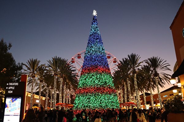聖誕樹亮燈 加州橙縣節日慶祝活動紛呈