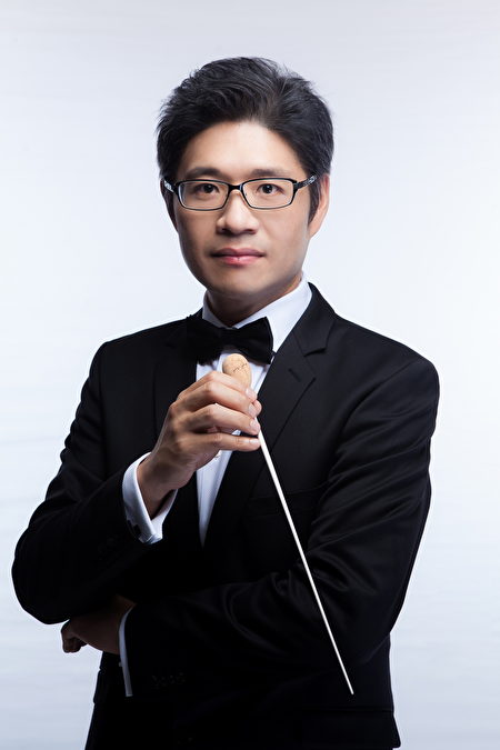 嘉大交响乐团指挥梁兆丰教授。