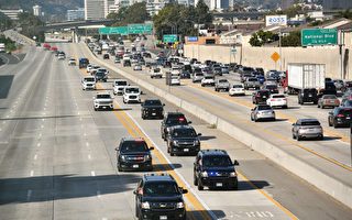 犹太抗议者封锁洛杉矶高速公路 吁加沙停火