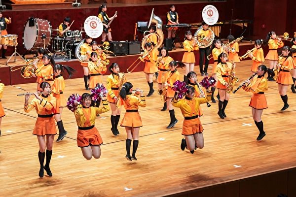 日本橘高校吹奏樂部離台 團員淚喊非常喜歡台灣