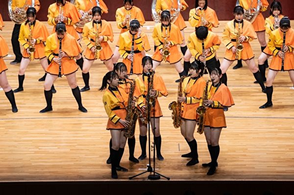 日本橘高校吹奏樂部離台 團員淚喊非常喜歡台灣