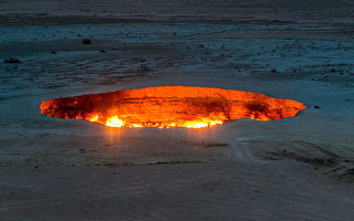 土庫曼斯坦「地獄之門」 烈火燃燒逾半世紀
