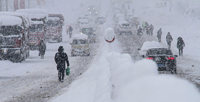 组图：威海暴雪破纪录 连云港海水现冰凌