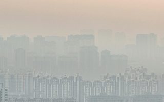 阴霾笼罩 中国多地现重度污染