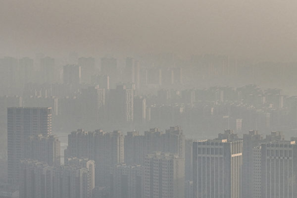2023年12月25日，宁夏银川阴霾浓罩。（STR/AFP via Getty Images）