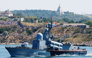 乌克兰袭击克里米亚 普京被迫转移黑海舰队