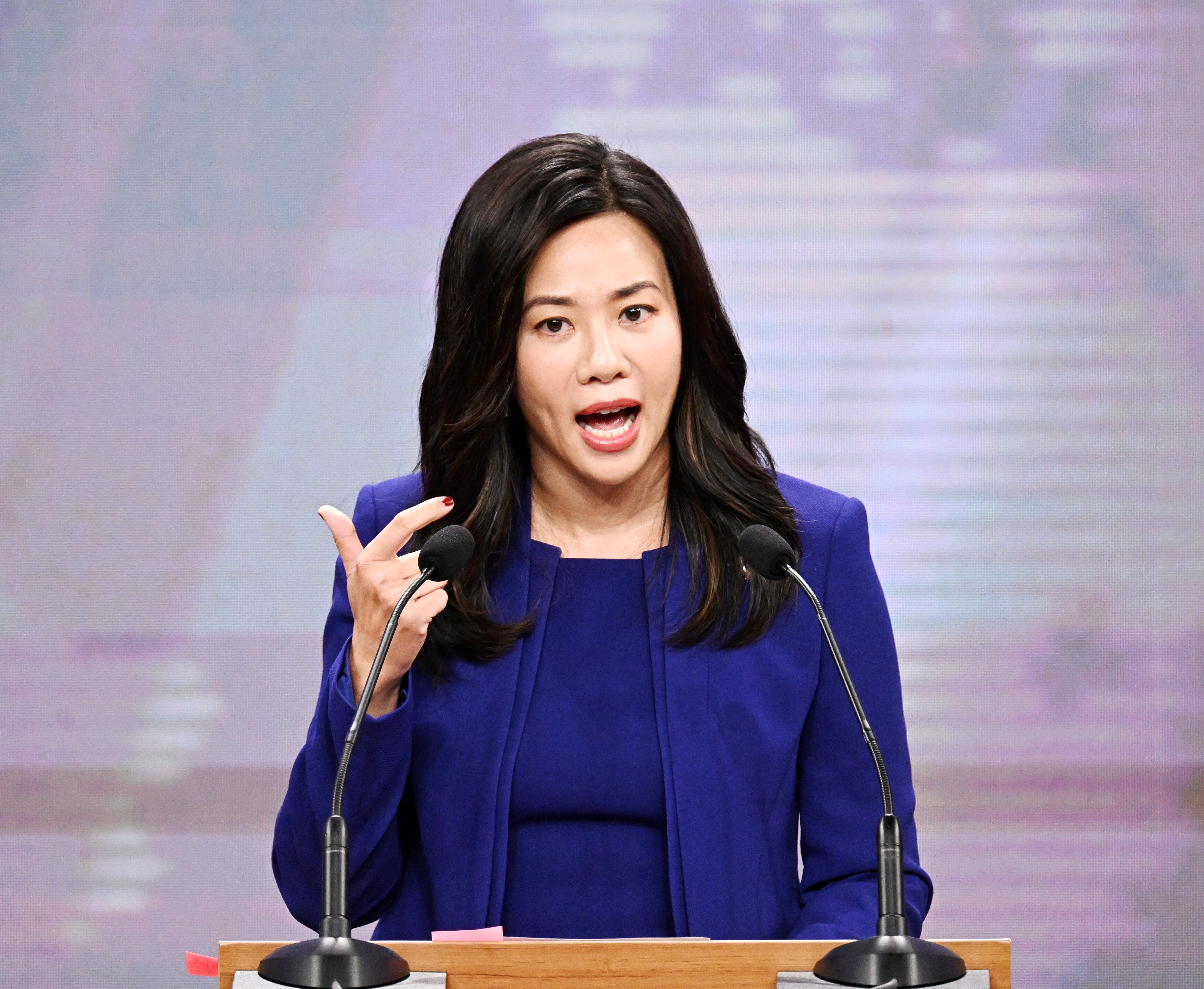 吴欣盈台语自称“我先赢”批对手连抄都不会| 副总统| 电视辩论| 大纪元