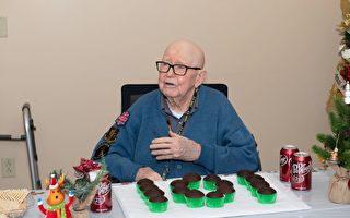 庆祝101岁生日 美军退役士官长曝长寿秘诀