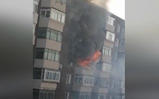 遼寧接連發生爆燃 瀋陽小區大火從陽台噴出