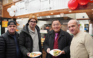 土耳其移民成纽约披萨店老板 华裔房东伸援手
