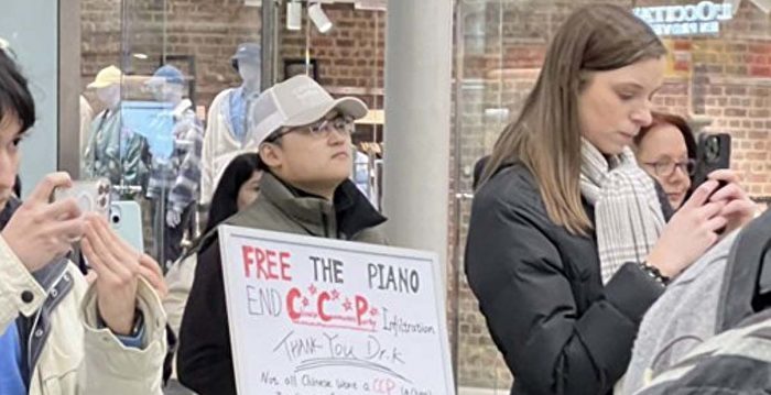 矢板明夫：小粉红闹事致世界现两个反共圣地