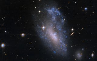 哈勃望远镜捕捉到疑似星系相遇的画面