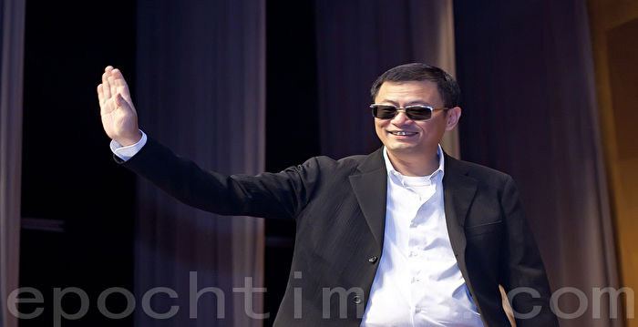 王家卫《繁花》剧评：真娱乐假史实争奇斗艳