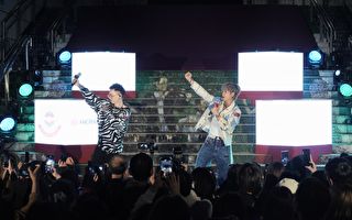 “GX”在香港街头开唱 新歌进劲爆本地榜