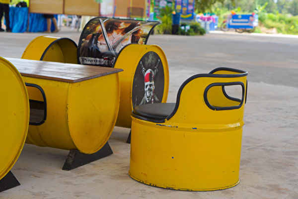 Oil Drum Furniture Oil Drums Are Recycled Environmentally Friendly Concepts