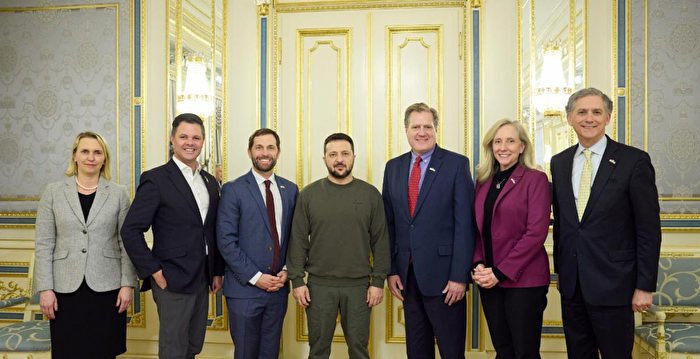 美两党代表团访基辅 承诺努力推动援乌法案