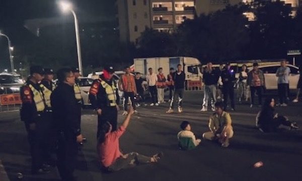 买不到轮渡票 上千台新能源车车主弃车离开海南