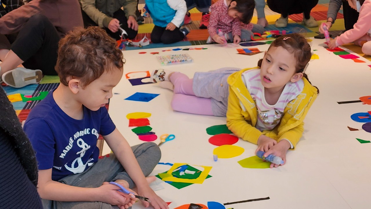比利时绘本魔法大师安妮‧克拉海法语月序幕| 桃市图| 导读| 大纪元, image size:1280x721