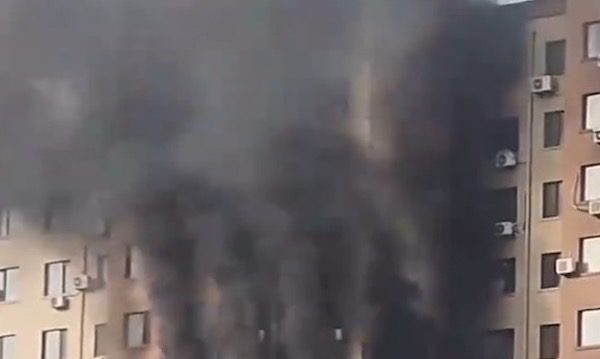 辽宁凤城高楼层燃爆酿1死 外墙被炸穿