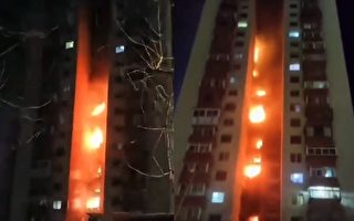遼寧丹東一棟24層住宅起火 從一樓燒到頂樓