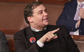 桑托斯遭國會驅逐 「捲土重來」參加國會第一選區初選