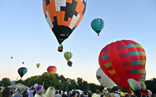 三州共度长周末 首都热气球庆祝命名日