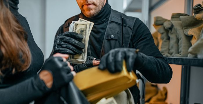 逮捕入店行窃嫌犯后 警方查获8卡车赃物