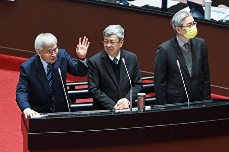 2024年3月19日，行政院長陳建仁和央行行長楊金龍（左）在立法院施政報告及備詢。