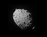 NASA航天器撞击 改变小行星运行轨道及形状
