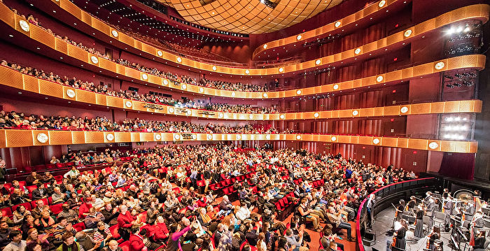 炸弹威胁和破坏巴士 中共攻击神韵活动升级