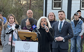 纽约市议员帕拉迪诺誓言保护房东权利 华人业主热烈支持
