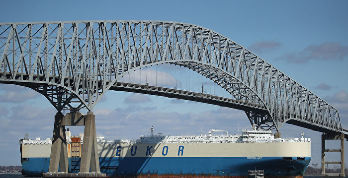 美国巴尔的摩大桥被船撞塌 马州进入紧急状态