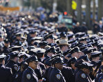 牺牲警察叔叔对纽约州长说：“你手上沾着他的血！”