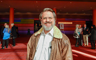 公司老闆：須親眼目睹 方能領略神韻之美