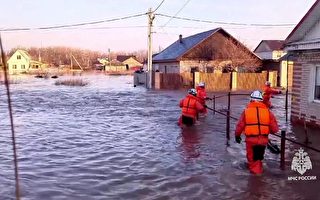 俄罗斯遭遇80年来最严重洪灾 疏散十多万人