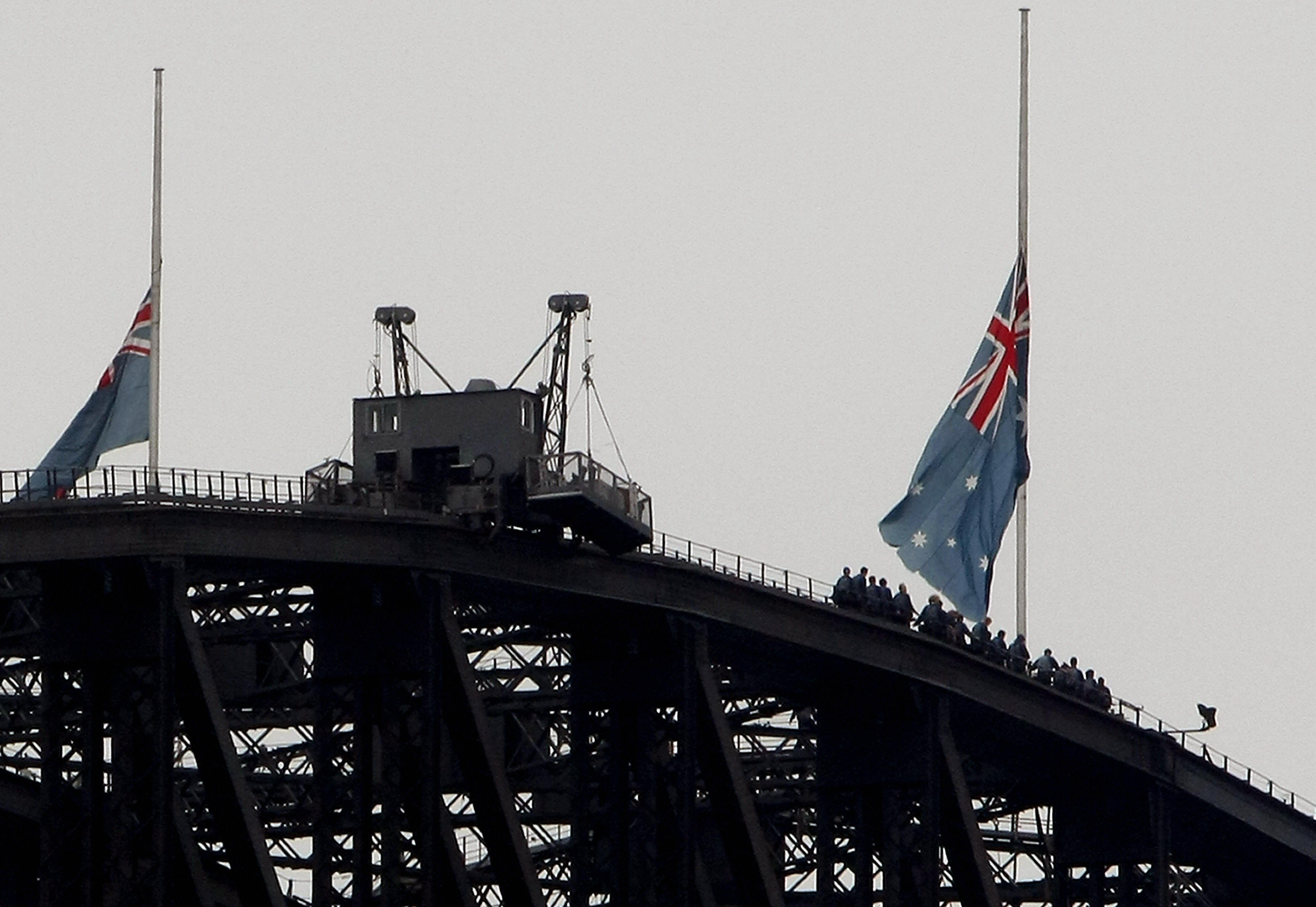 全澳降半旗向Westfield血案六名受害者致哀| 悉尼邦岱| Westfield殺人案 