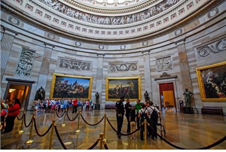华盛顿国会大厦圆形大厅的饰带艺术