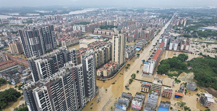 广东4月爆发罕见洪水 居民：淹得猝不及防