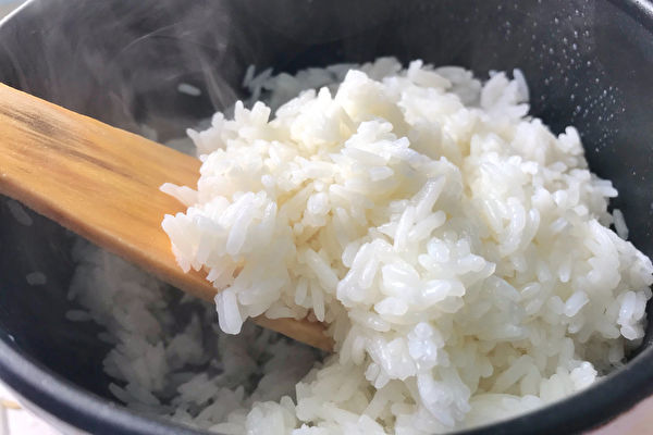 洗米、泡米 掌握米水比例 煮出香Q白饭