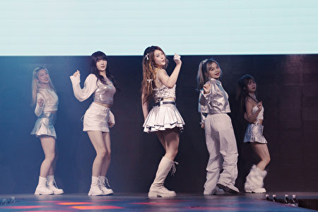 陳涵瑜(球球)在粉絲音樂會中攜手Keyme舞團唱跳10分鐘K-POP舞曲 帶動現場宛如舞蹈派對。