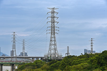圖為台北市區高壓電塔。